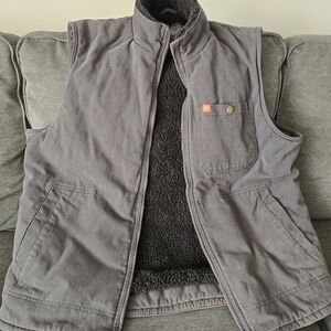 American Outdoorsman Full Zip Vest. Sz LG. Black with Black Sherpa Lining.